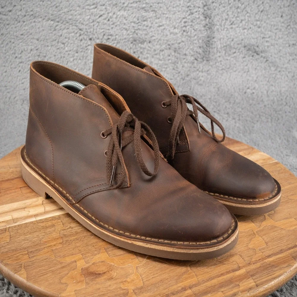 Clarks Shoes Men's 8 Desert Boot Lace Up Chukka Boots Beeswax Leather Great Cond
